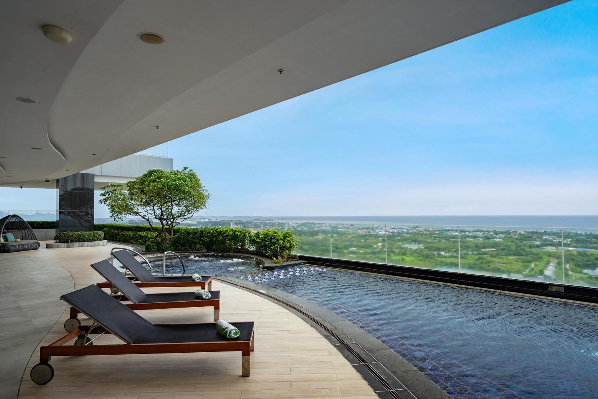 Holiday Inn & Suites Rayong City Centre By Ihg Екстер'єр фото