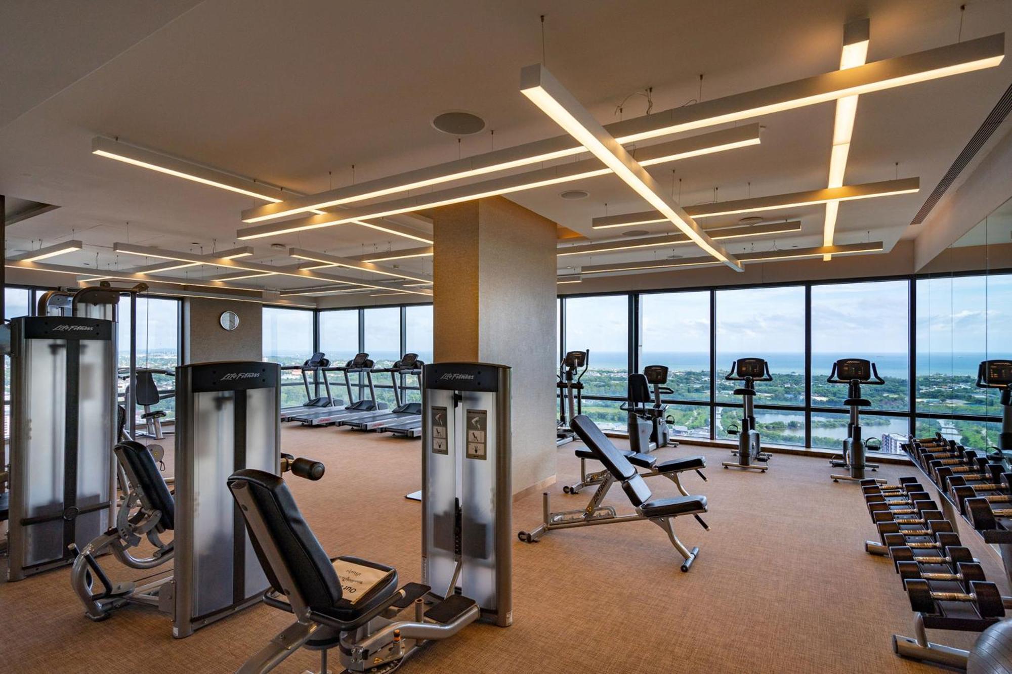 Holiday Inn & Suites Rayong City Centre By Ihg Екстер'єр фото