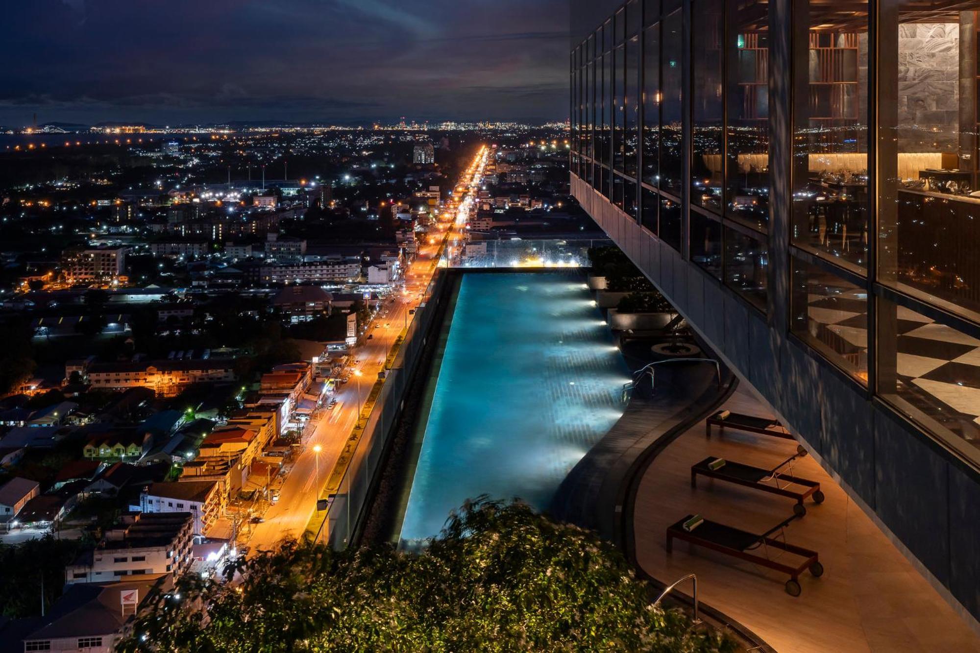 Holiday Inn & Suites Rayong City Centre By Ihg Екстер'єр фото