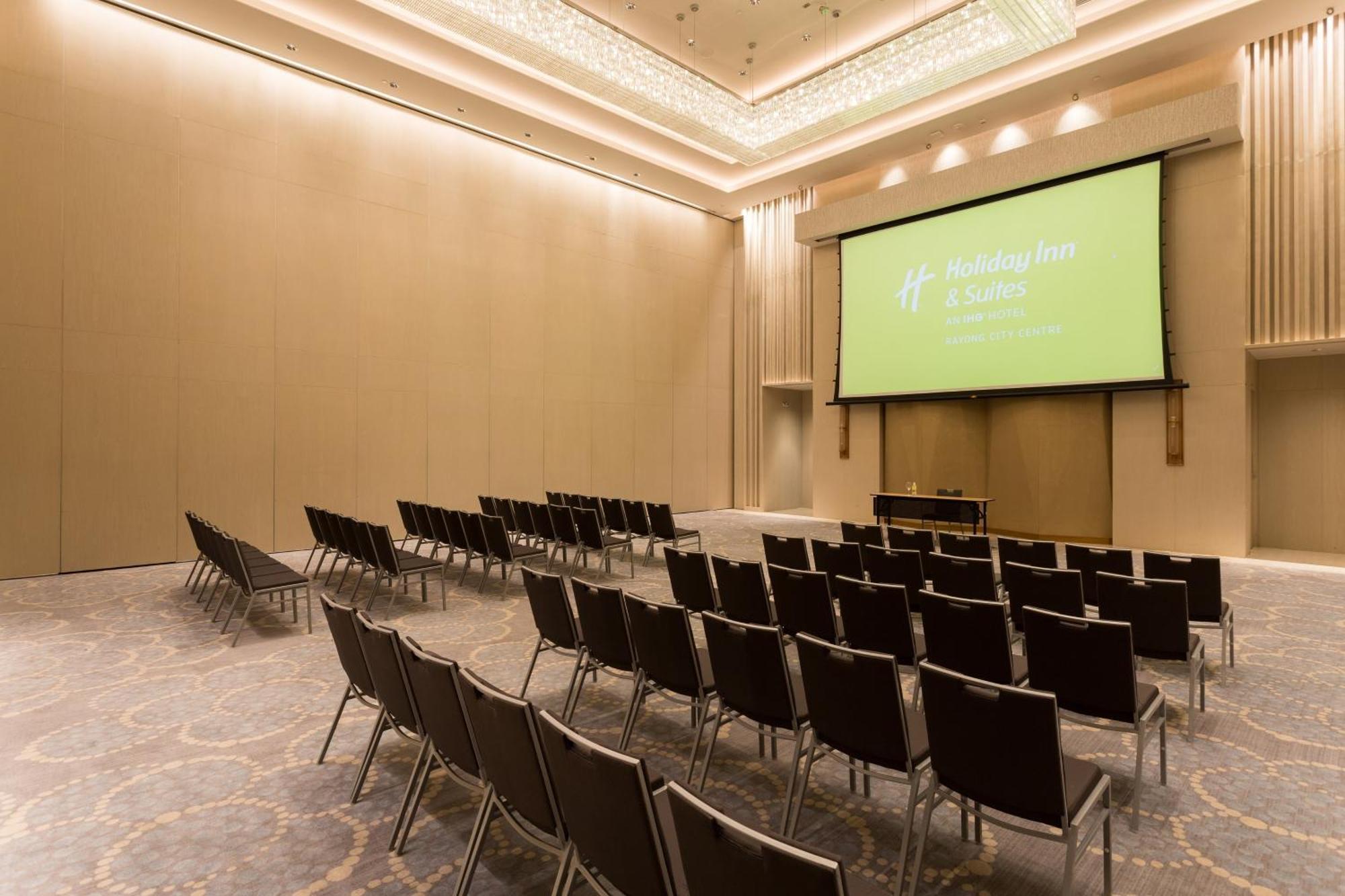 Holiday Inn & Suites Rayong City Centre By Ihg Екстер'єр фото